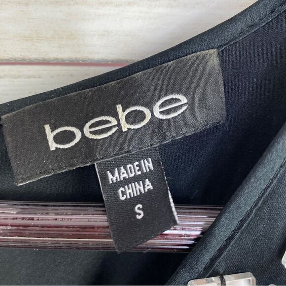 Bebe Mirrored Neck Fringe Sleeveless Top Blue White Ombre Small - Picture 9 of 11